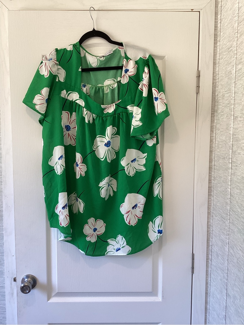 CY Fashion Green Floral Short-Sleeve Women’s Blouse with Scoop Neck 3XL EUC